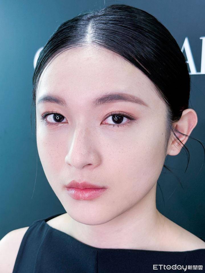 彩妆师教“5D上妆法”像穿肌肤订制马甲！脸蛋该澎澎、该瘦瘦超上镜 最新资讯 图2张