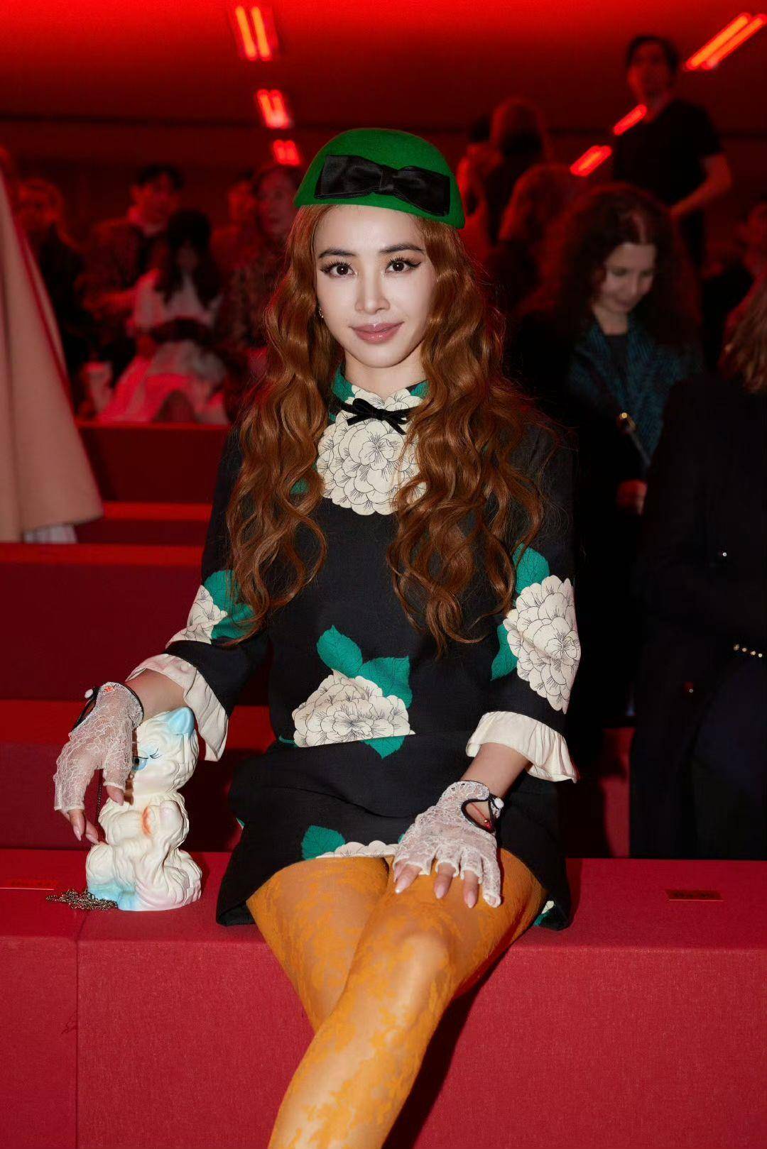 林志玲、蔡依林逆龄同框曝“超萌身高差”！Valentino复古造型看秀美炸 时尚穿搭 图1张