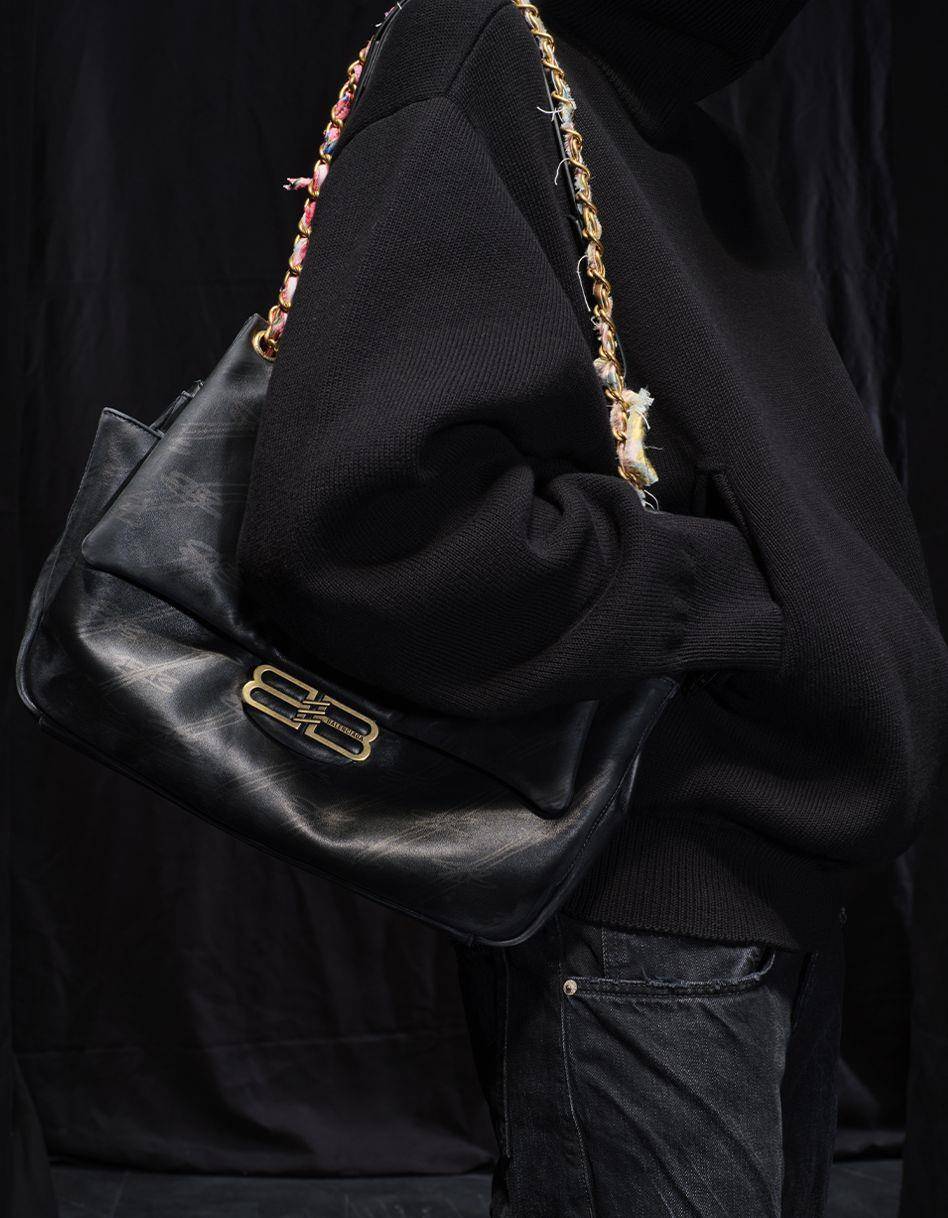 巴黎时装周／Balenciaga时髦上班族日常！极简公事包、PUMA联名鞋首公开 时尚穿搭 图6张