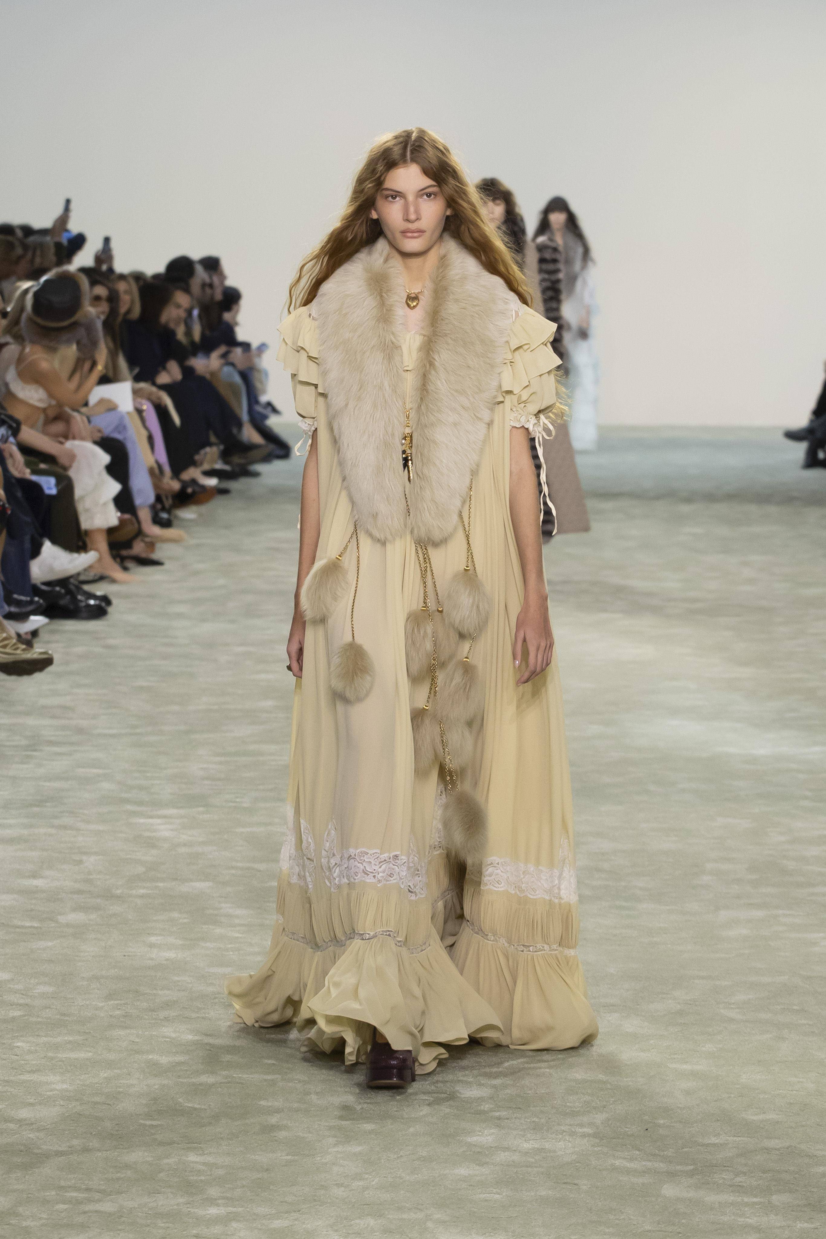 巴黎时装周／Balenciaga时髦上班族日常！极简公事包、PUMA联名鞋首公开 时尚穿搭 图10张