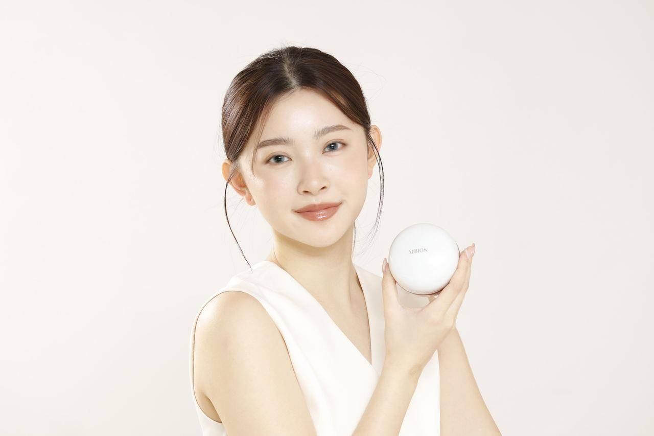 日本顶奢乳霜不只拼成分、还比工艺！ALBION选有田烧、资生堂用西阵织做瓶身 最新资讯 图2张
