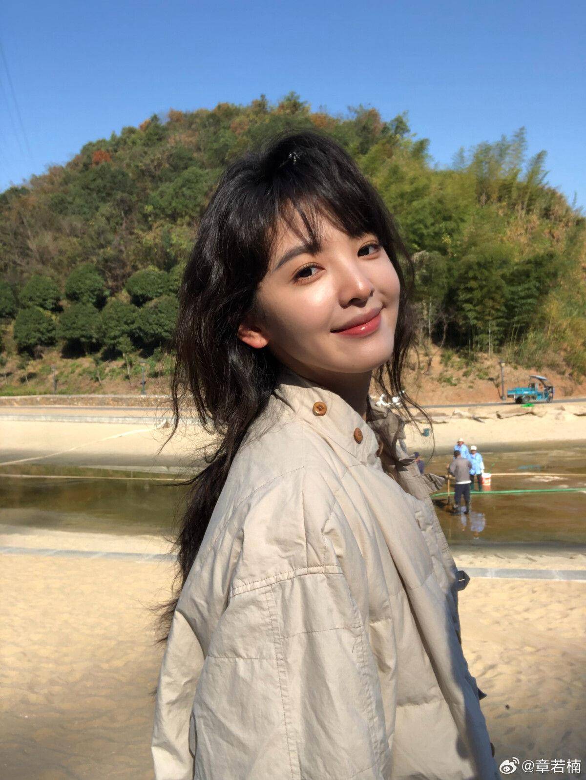 章若楠保养技巧全公开！自制美白饮、天使光泽长发靠“梳头＋发膜” 最新资讯 图3张