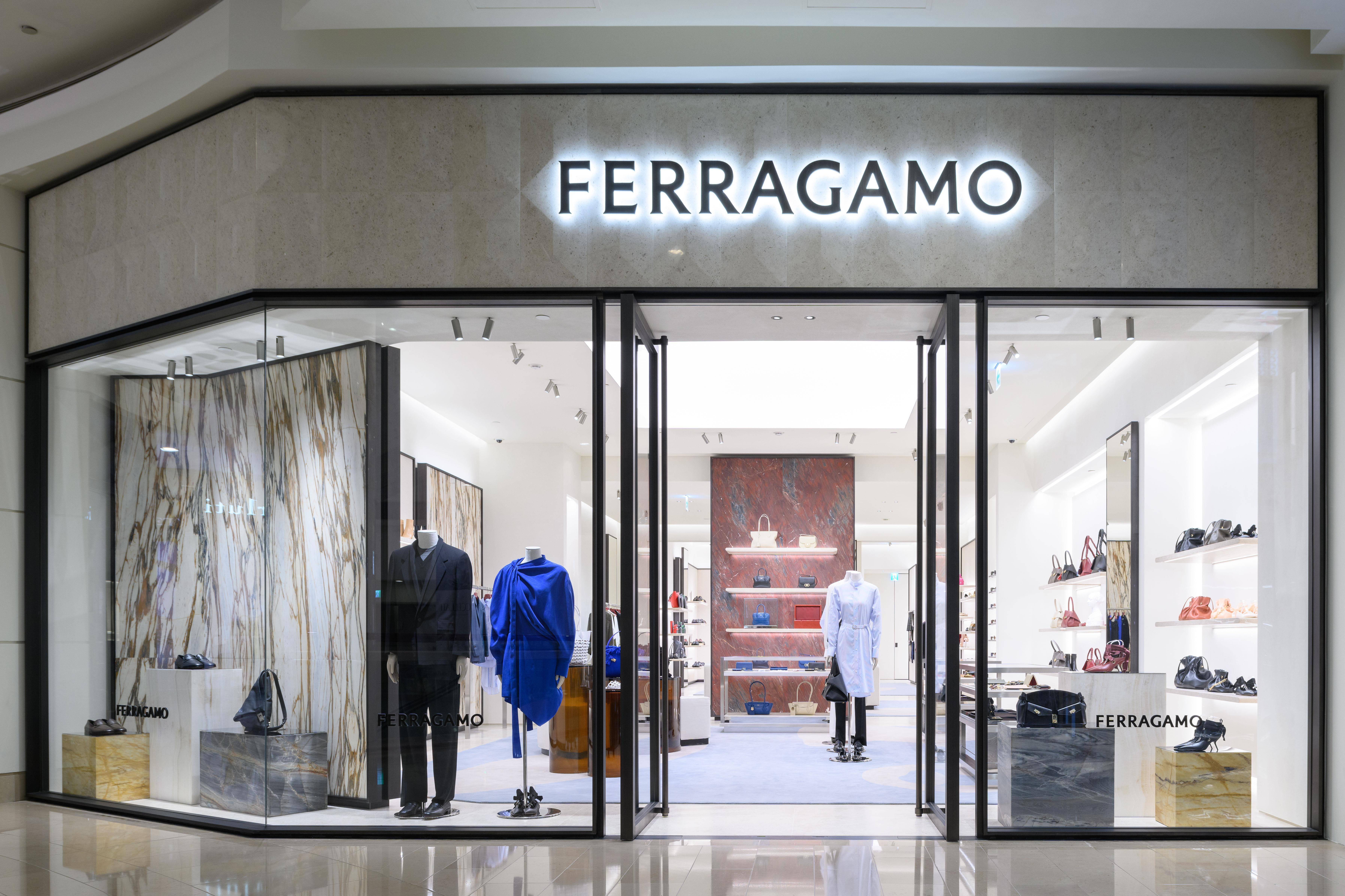 李钟硕来台超暖问候“各位是不是很热”　穿FERRAGAMO皮衣狂送粉丝福利 名人名流 图5张