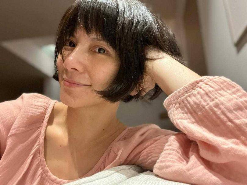 李心洁49岁冻龄状态像少女　饱满苹果肌＋水光感肌肤私下素颜照依旧美 最新资讯 图6张