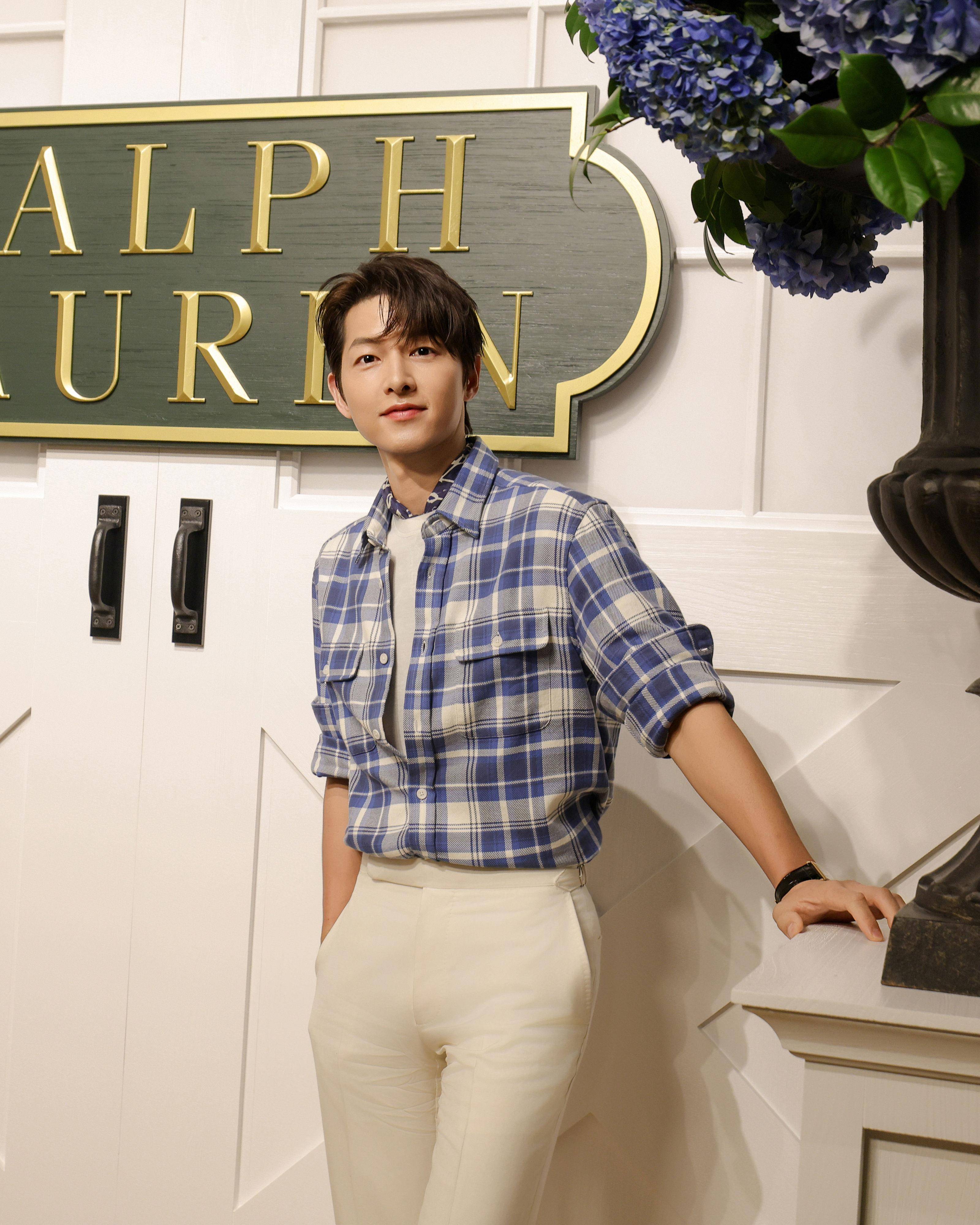 宋仲基、郑秀晶老钱风新造型现身上海！Ralph Lauren亚洲首秀迷人海岸风情 名人名流 图1张