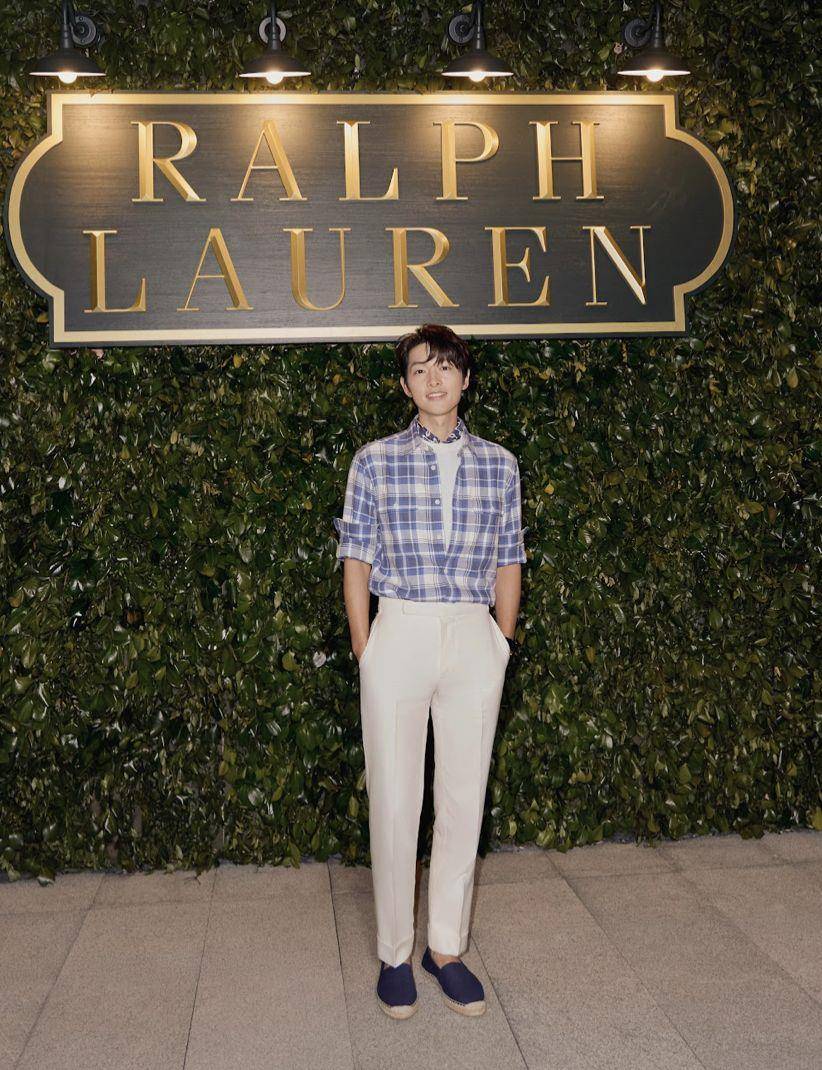 宋仲基、郑秀晶老钱风新造型现身上海！Ralph Lauren亚洲首秀迷人海岸风情 名人名流 图2张