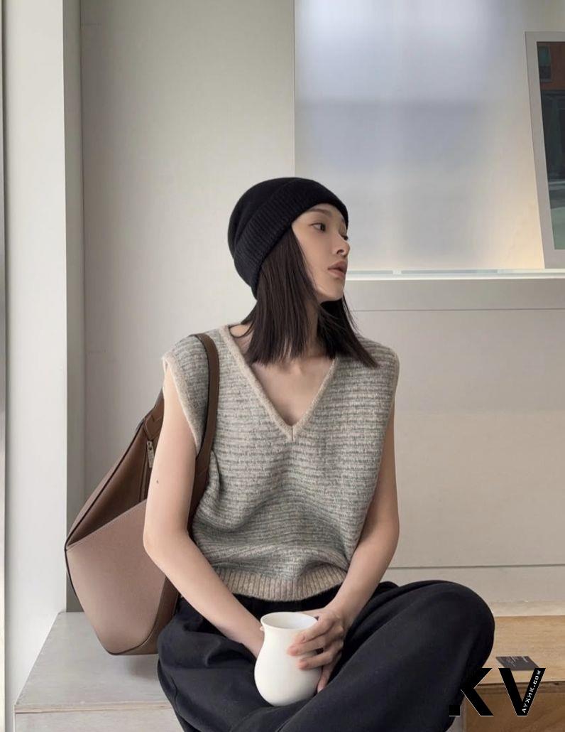 张钧甯抢晒“贵妇爱牌”巧克力色水桶包　Valextra大尺寸松弛感美包超烧 时尚穿搭 图4张