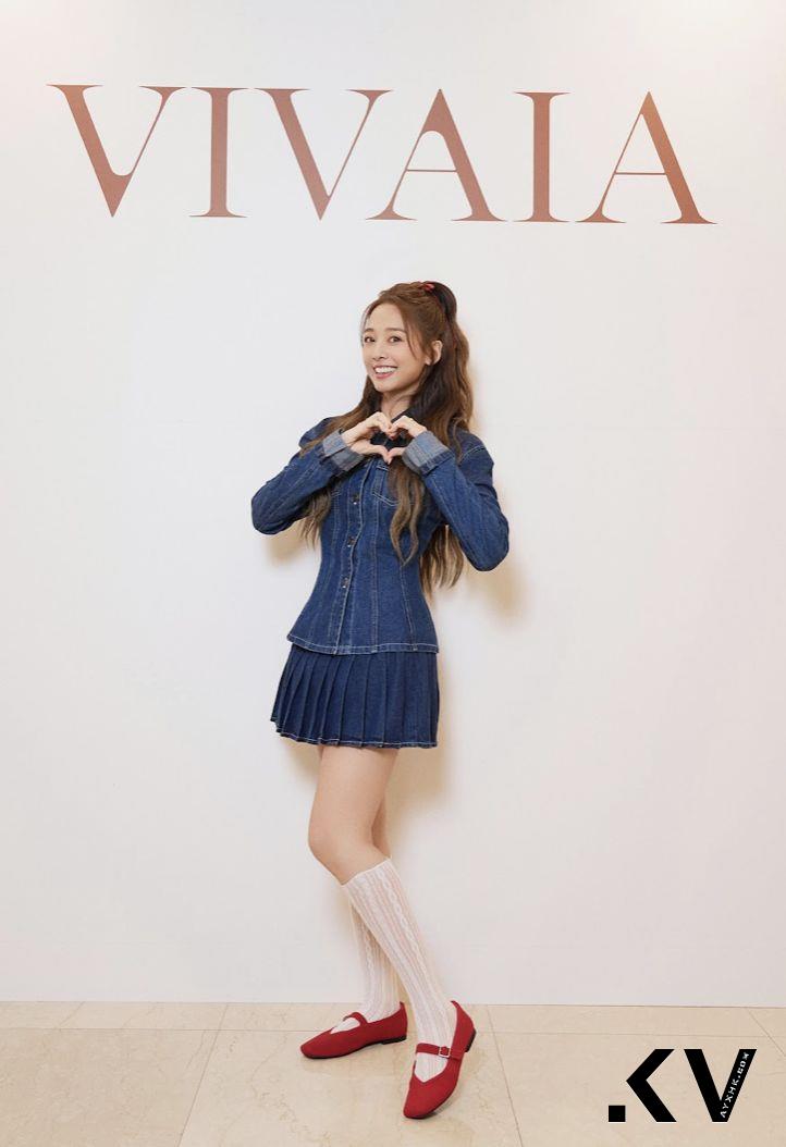 鬼鬼当新手妈遇困难“需要好走的鞋子”　笑曝女儿衣服越来越多 名人名流 图1张