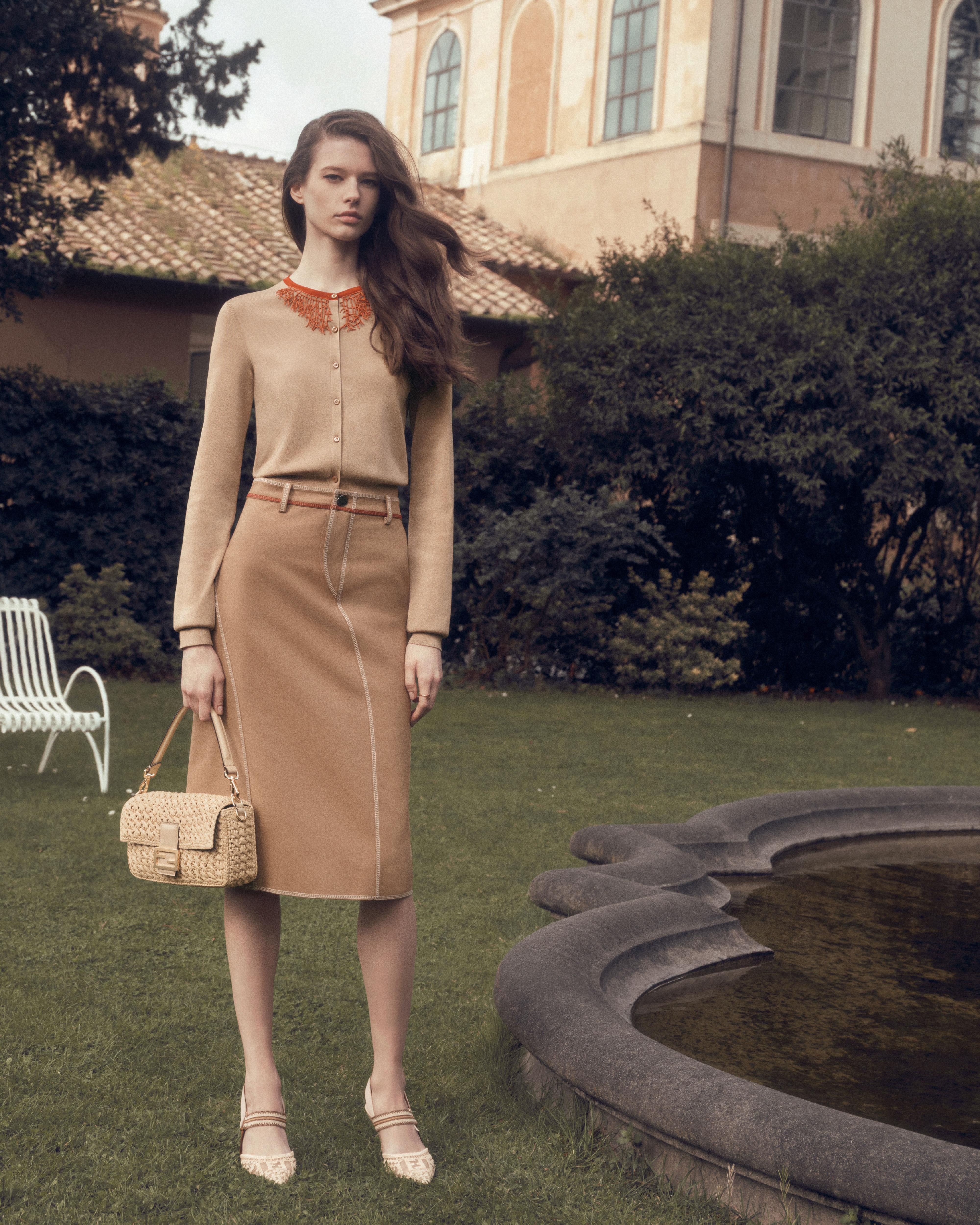 Prada夏日乳牛Galleria与尼龙新包登场！Hunter Schafer、Kendall耍辣示范 名人名流 图8张
