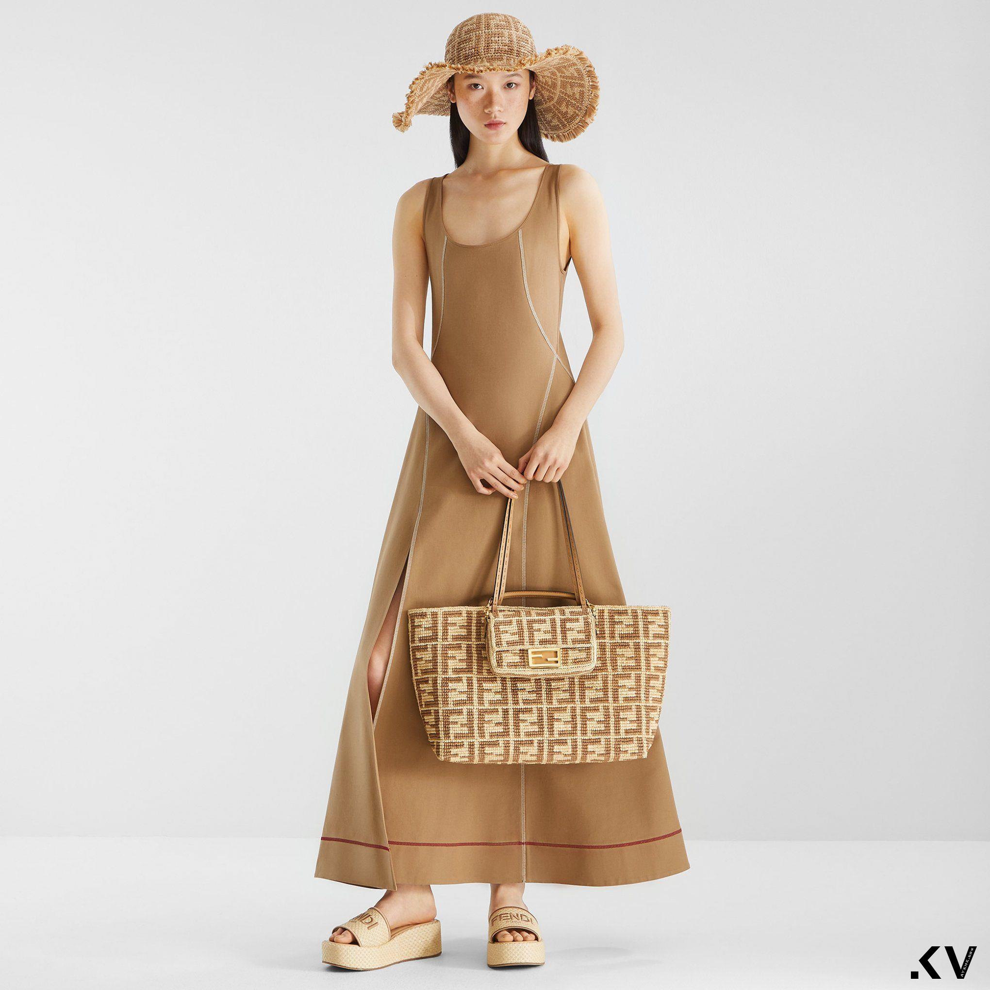 Prada夏日乳牛Galleria与尼龙新包登场！Hunter Schafer、Kendall耍辣示范 名人名流 图9张