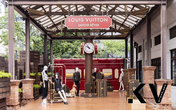 640万元的沙发床能收进硬箱带着旅行！LV典藏工艺展超狂　竟变出火车站 时尚穿搭 图1张