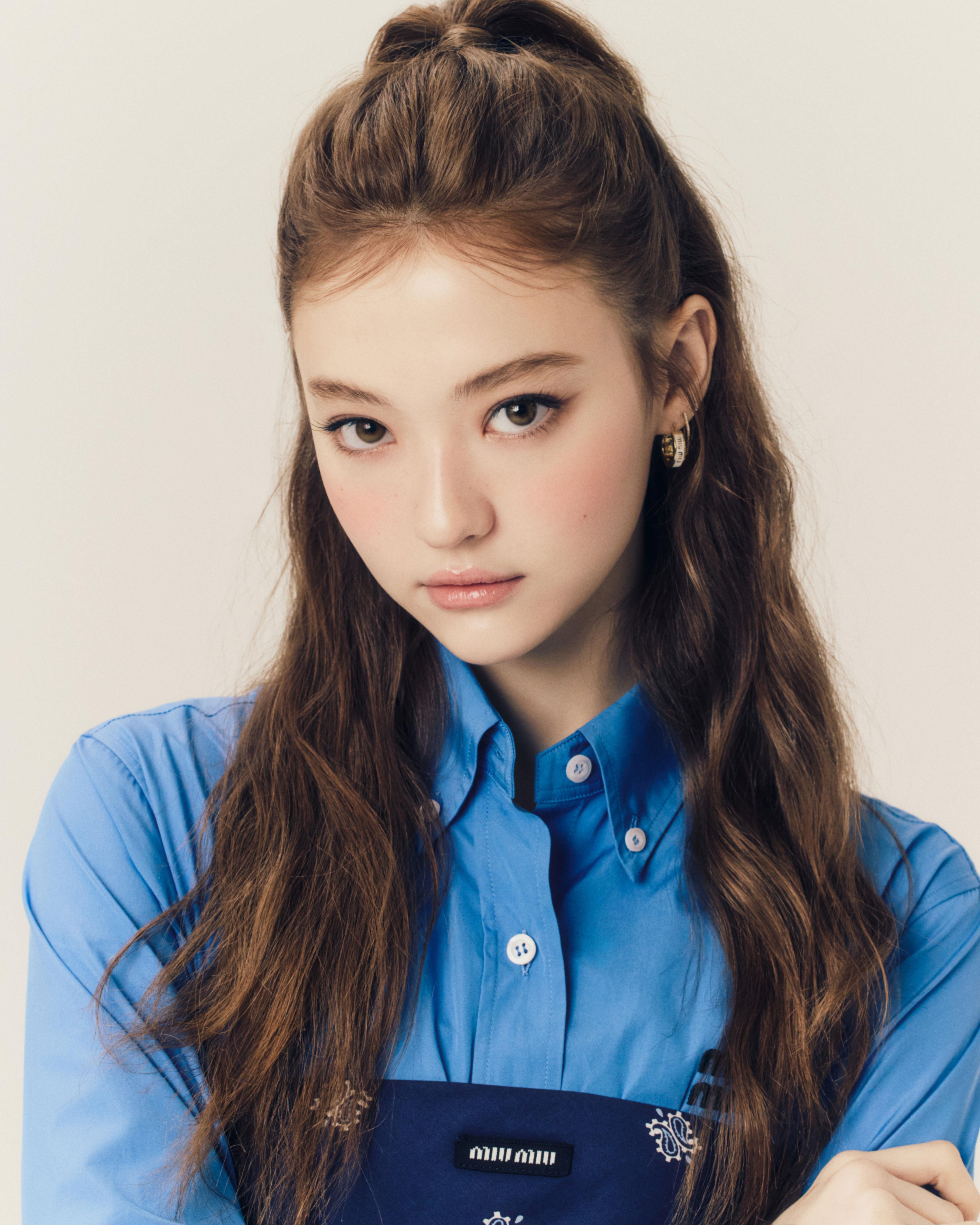MEOVV成员“小Jennie”成为MIU MIU大使！16岁登时装周混血神颜美翻 名人名流 图3张