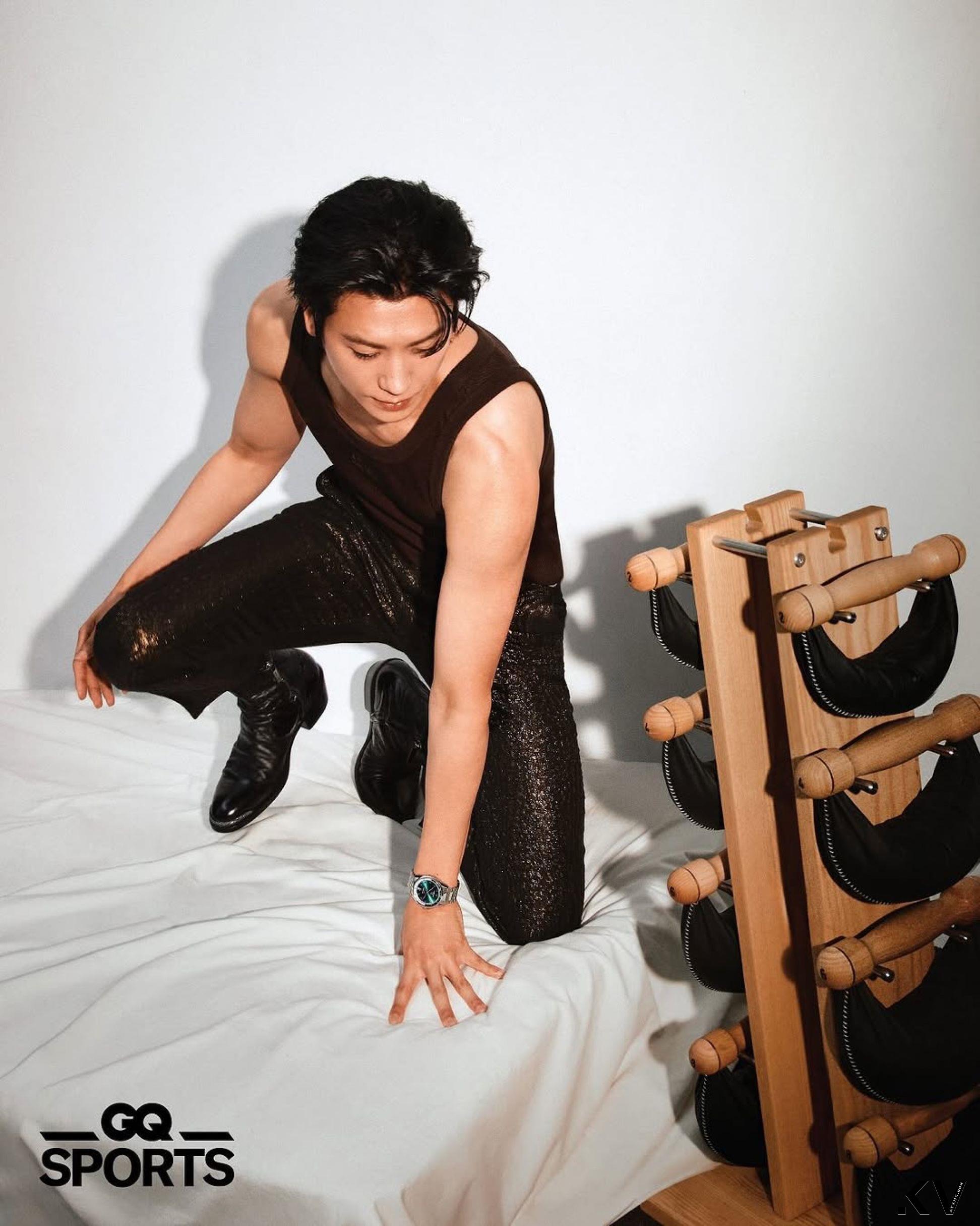 南韩富二代男星中门大开　朴炯植戴TAG Heuer表加码秀肌肉 奢侈品牌 图2张