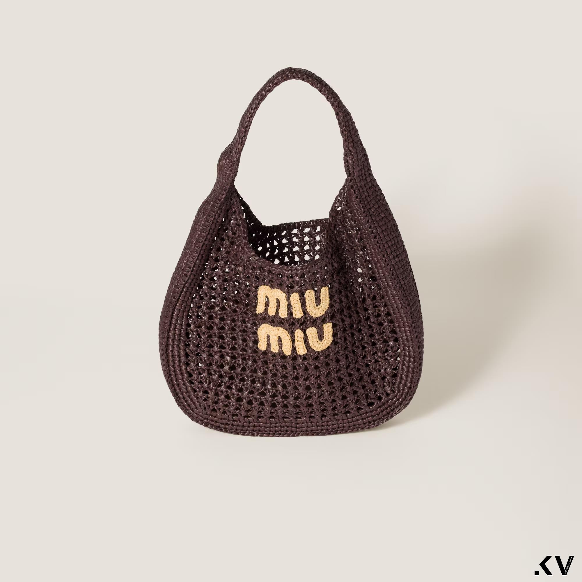 Miu Miu拉菲草包、Beau换上编织皮革超烧！夏日限定包款抢先看 时尚穿搭 图5张