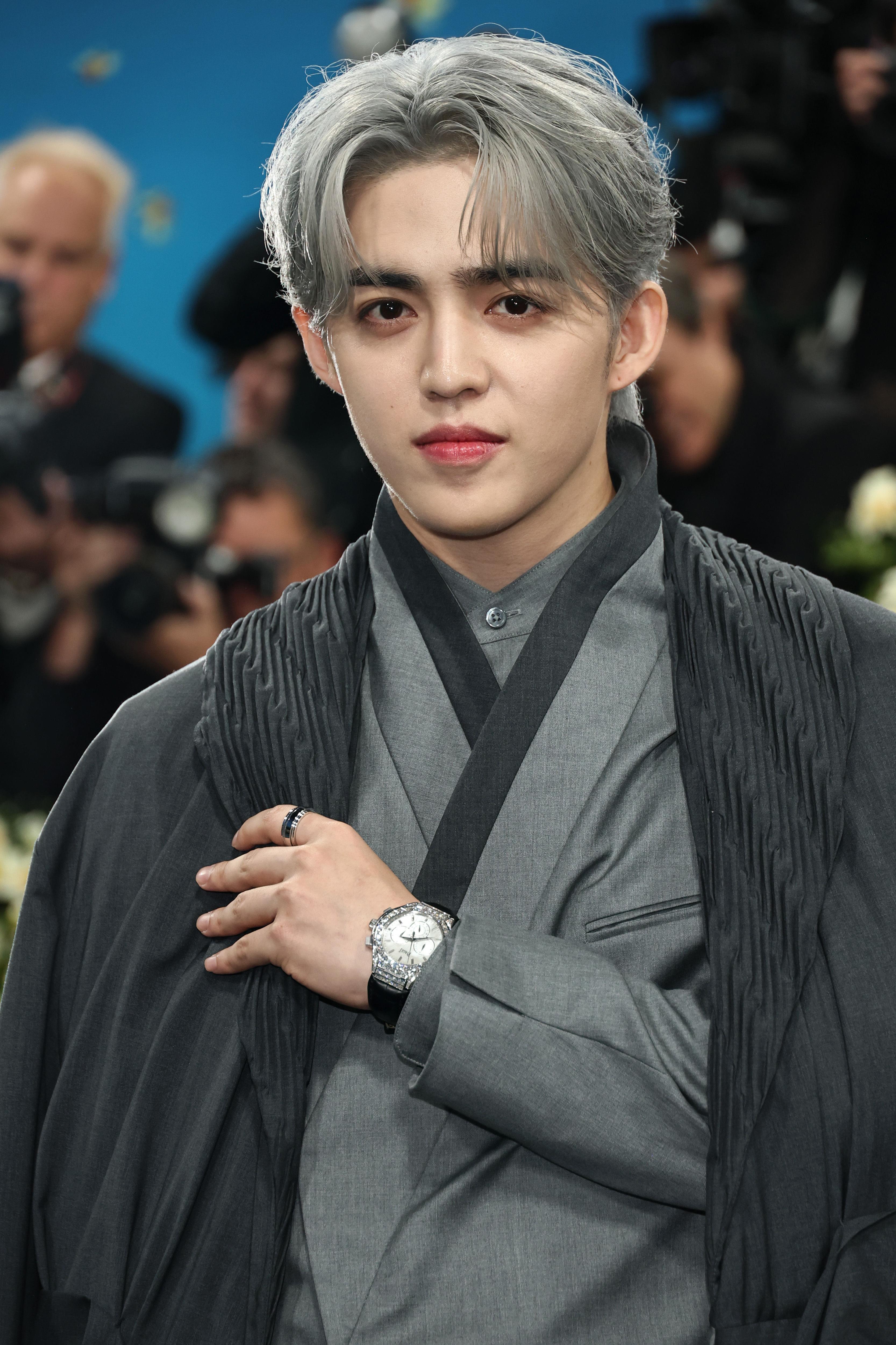 韩星 S. Coups千万伯爵钻表闪爆　男星出席Met Gala比华丽 奢侈品牌 图1张