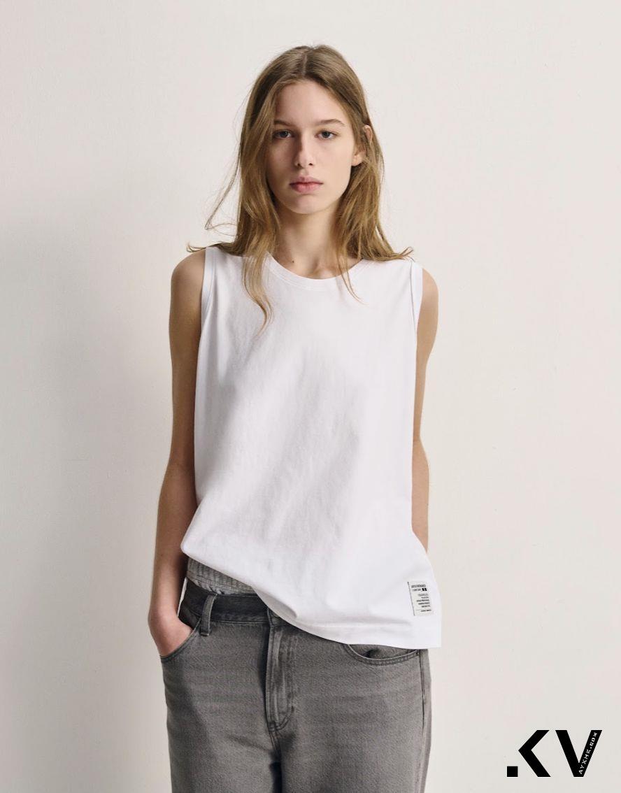 UNIQLO“小眼睛”夏季联名百搭T恤细节一次看！标签藏幽默语录超劝败 时尚穿搭 图4张