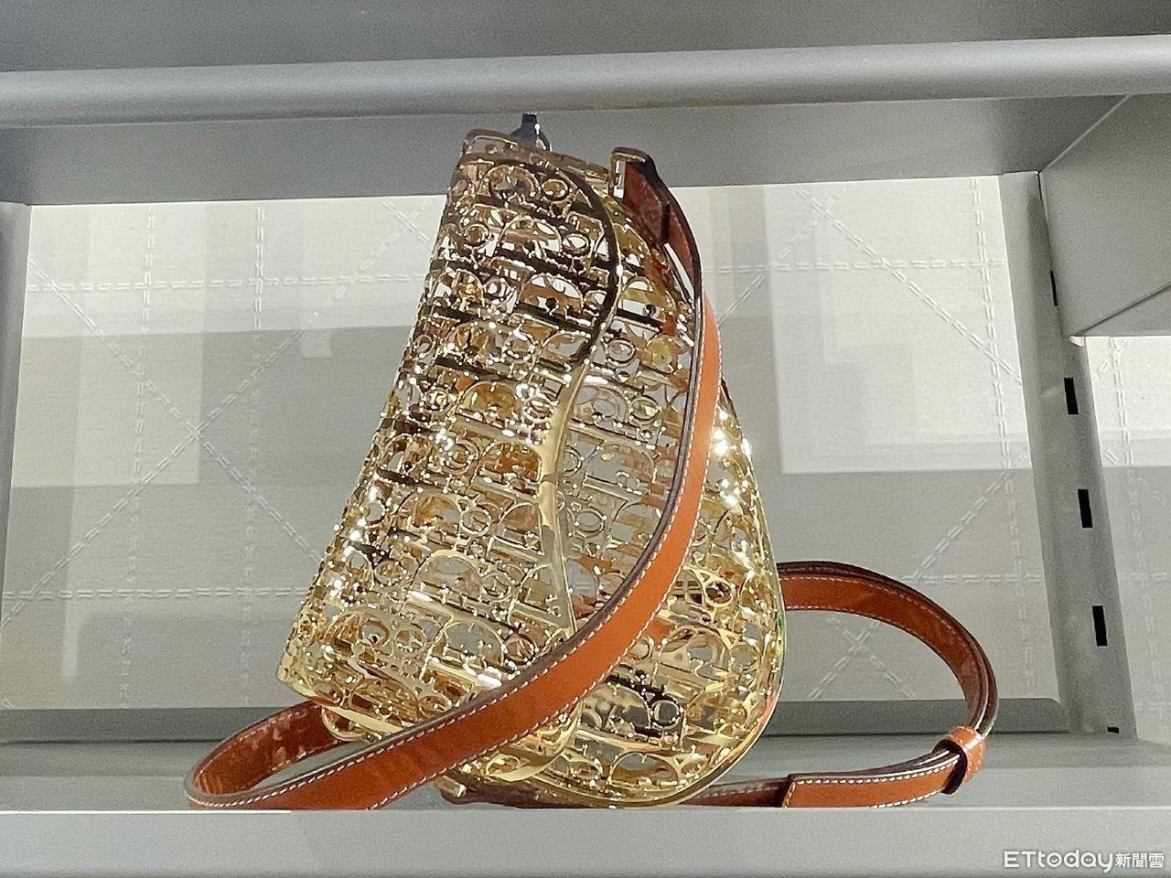 DIOR球鞋颜色、包包材质自己决定！订製沙龙期间限定登场 时尚穿搭 图10张