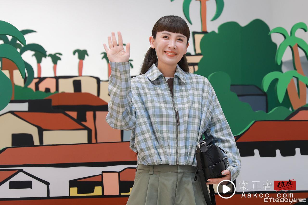 林嘉欣现身LOEWE展“一下飞机就吃牛肉面”　魏如萱喊话金曲战袍要巨美 名人名流 图4张