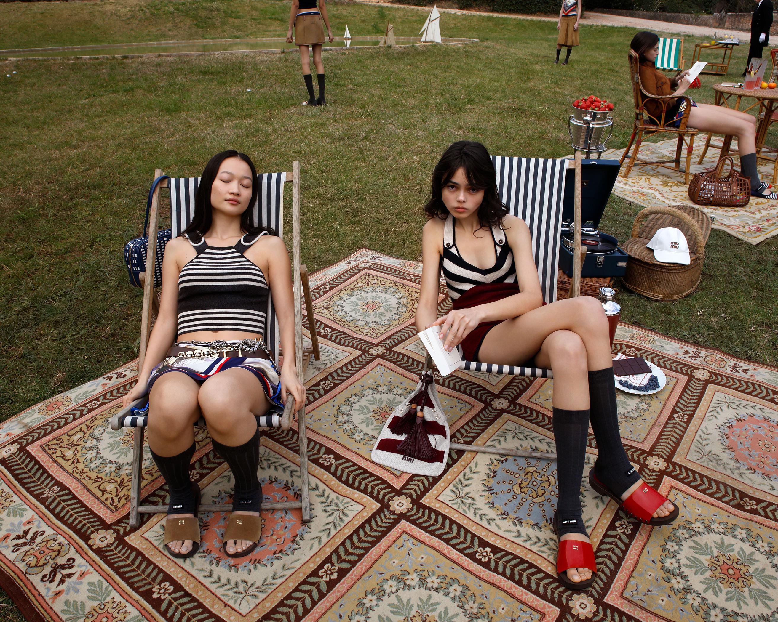 林嘉欣现身LOEWE展“一下飞机就吃牛肉面”　魏如萱喊话金曲战袍要巨美 名人名流 图11张