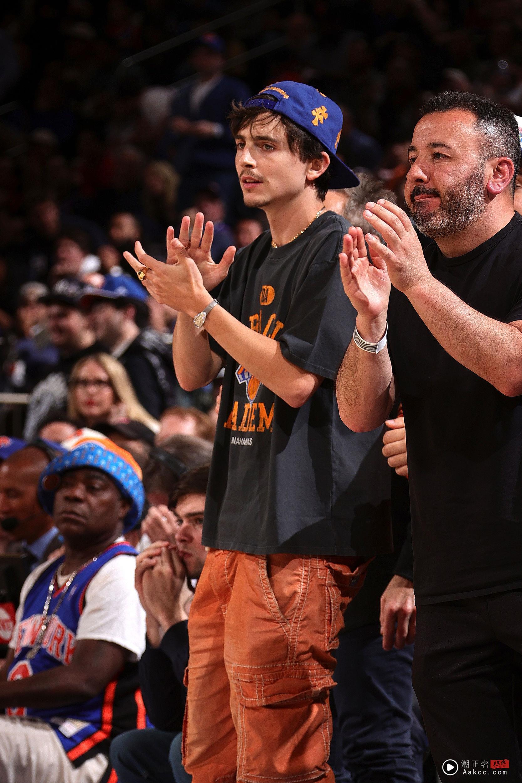 “甜茶”157万卡地亚钻表闪耀NBA　与网红女友穿橘装挺尼克队 时尚穿搭 图1张