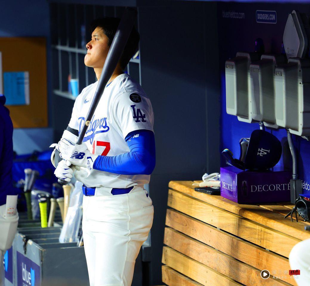 大谷翔平边比赛边保养超敬业！网赞：根本最称职代言人 名人名流 图1张